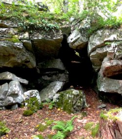 Cave rock formation at Beartown State Park