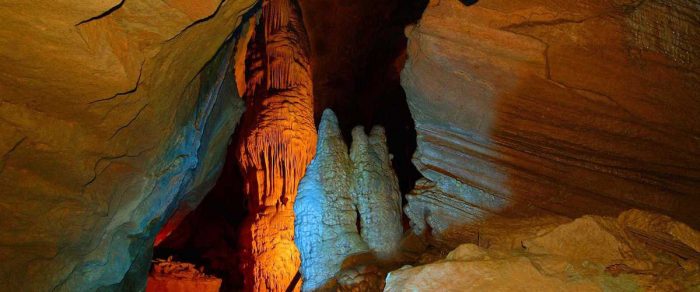 Lost World Cavern formations in West Virginia
