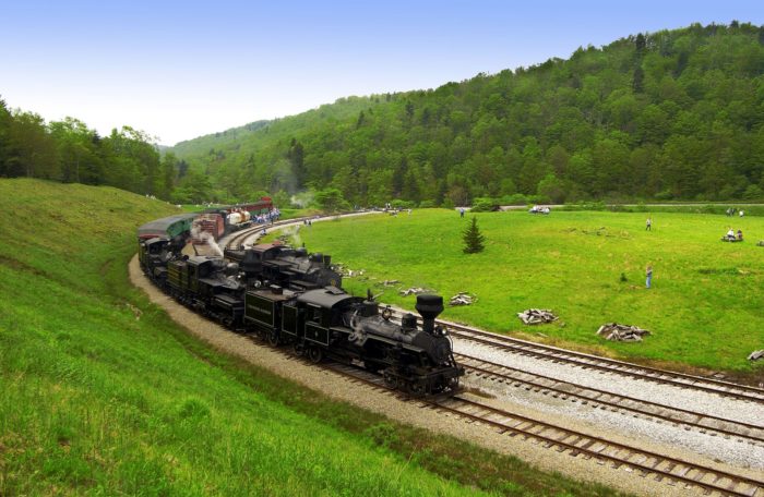 See Virginia's Shenandoah Valley By Rail On The Virginia Scenic Railway