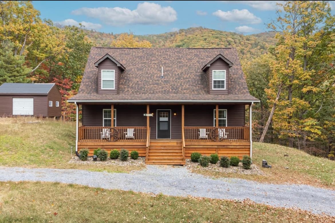 Your Next Cabin Stay Should Be In Hedgesville, WV Here's Why Almost