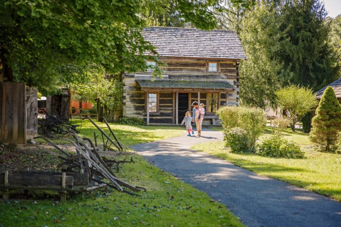 Beckley, Cabin, Family