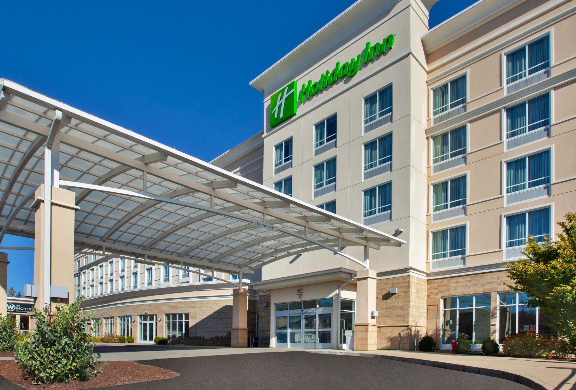 Holiday Inn, Morgantown, exterior