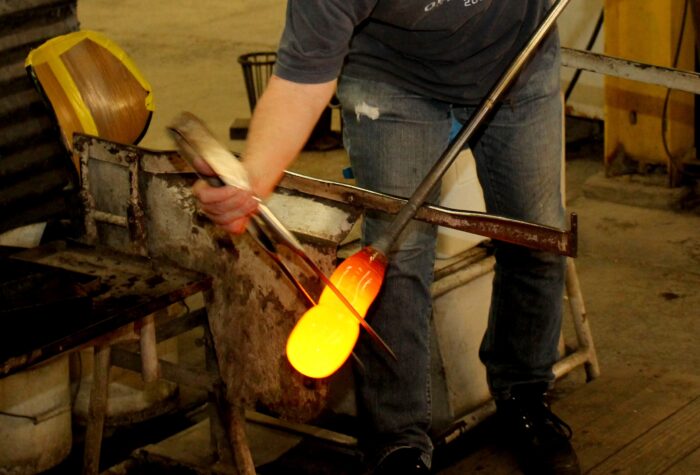 Blenk Glass, worker