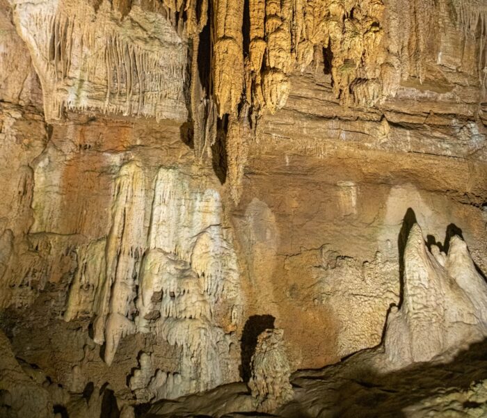 Lost World Caverns